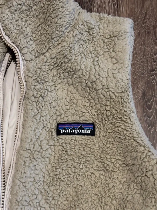 Patagonia Sherpa Fleece Vest - Picture 6 of 7